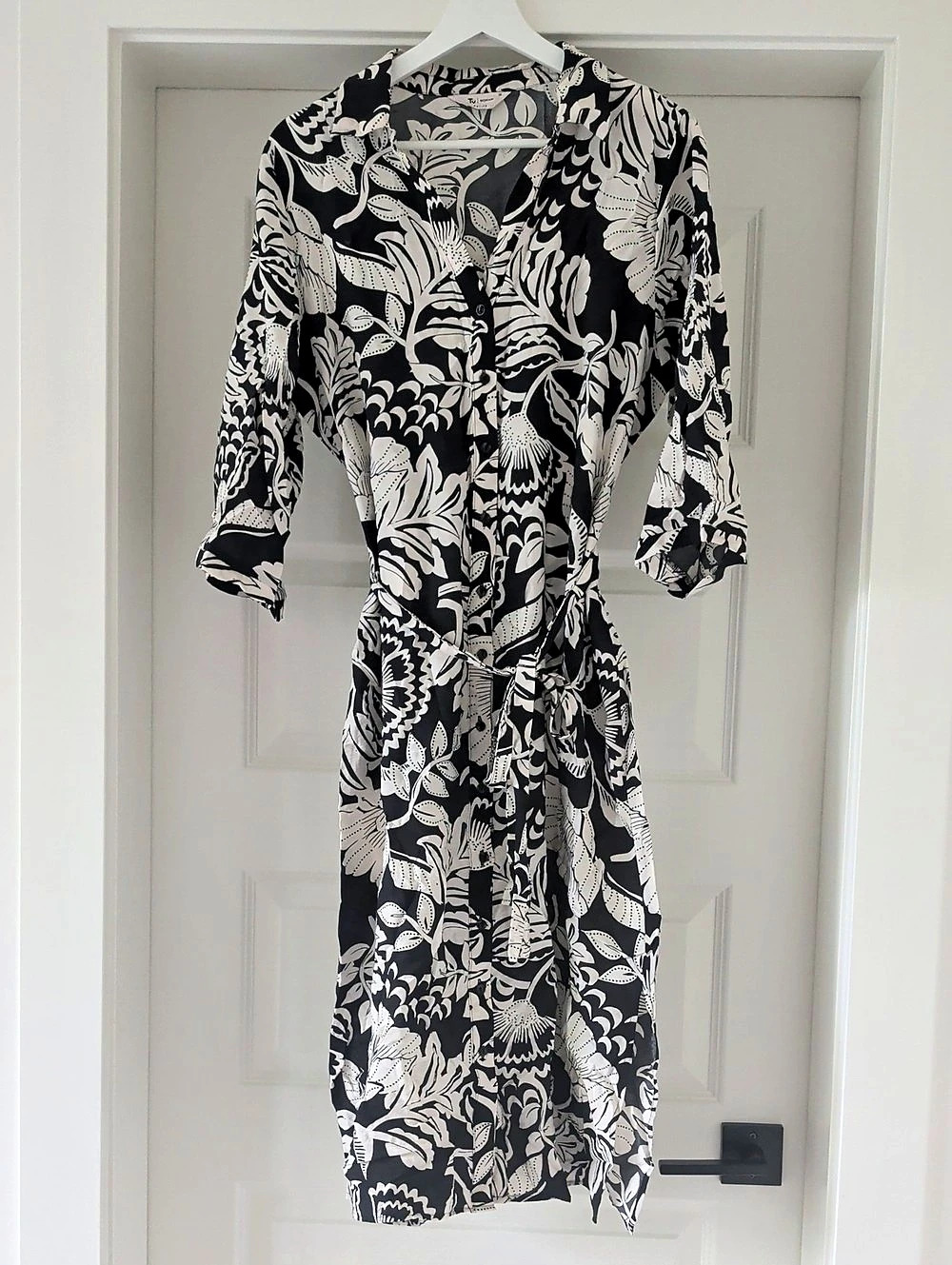 Tu Floral Midi Dress in Black & Cream